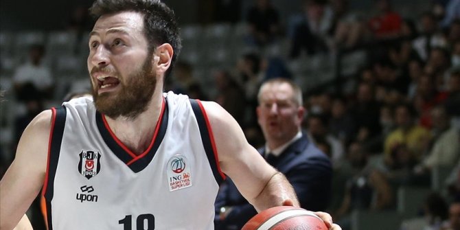 Anadolu Efes, Egehan Arna ile 2 yıllık sözleşme imzaladı