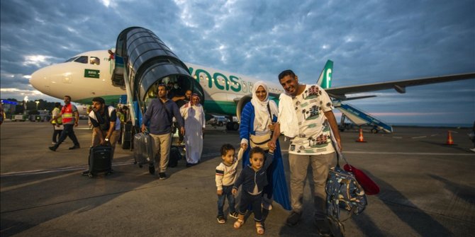 Suudi Arabistan'dan Trabzon'a 3 yıl sonra ilk charter uçuşu gerçekleştirildi