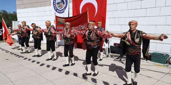 Seymenler renk kattı