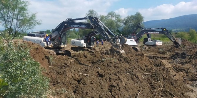 Düzce'de sele kapılan kepçe operatörünün cenazesi bulundu