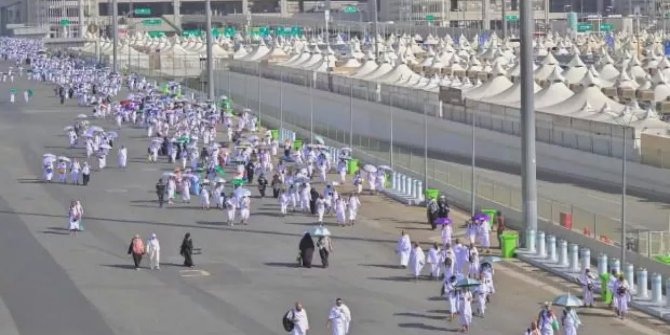 1 milyon hacı adayı Mina'ya akın etti