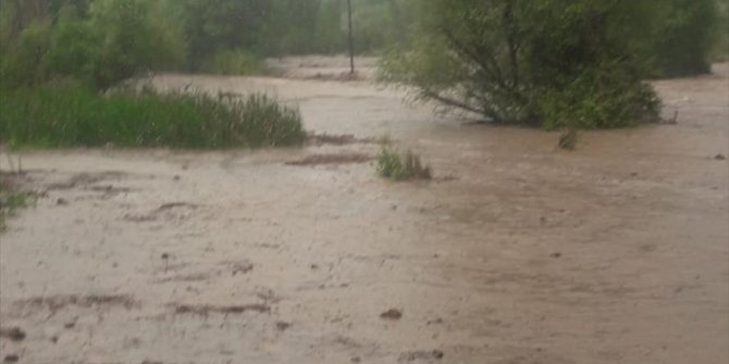 Bolu'da sağanak sele neden oldu