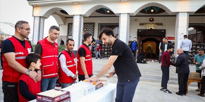 Türk Kızılay, Türkiye'de ve 21 ülkede kurban kesimine başladı
