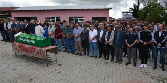 Bilecik'teki selde hayatını kaybeden kadın, son yolculuğuna uğurlandı