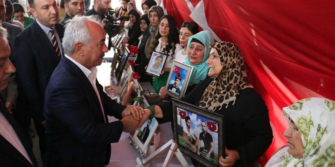İçişleri Bakan Yardımcısı Mehmet Ersoy, Diyarbakır annelerini ziyaret etti