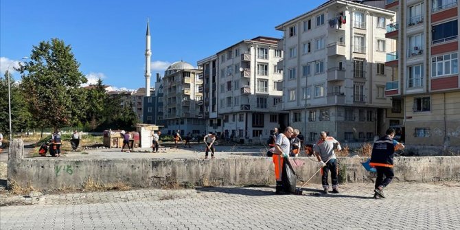 Esenyurt'ta sel yaşanan bölgede hasarın izleri siliniyor
