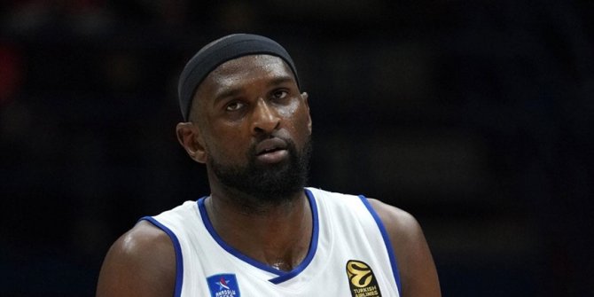 Anadolu Efes'te ABD'li oyuncu Singleton ile yollar ayrıldı