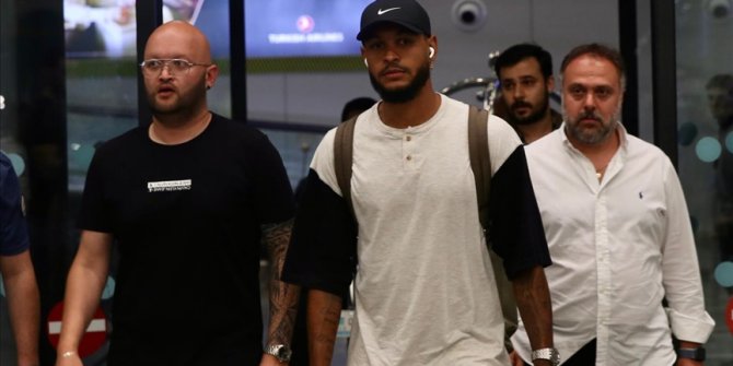 Fenerbahçe'nin prensip anlaşmasına vardığı Joshua King, İstanbul'a geldi