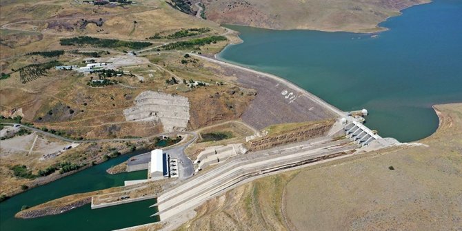 Alparslan-1 Barajı'nda gün yüzüne çıkan yapılar tekrar su altında kaldı