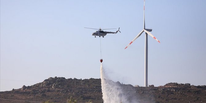 Çeşme'deki yangında soğutma çalışmaları sürüyor