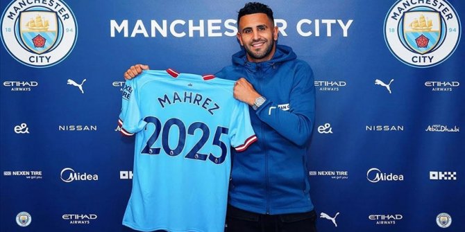 Riyad Mahrez, Manchester City ile 2025'e kadar sözleşme imzaladı