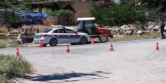 Niğde'de traktörün römorku devrildi: 1 ölü, 6 yaralı