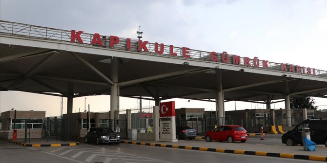 Kapıkule'den bir günde 35 bin 887 yolcu giriş yaptı