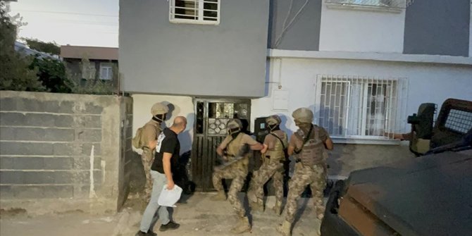 Adana'da DEAŞ'a yönelik operasyonda 5 şüpheli yakalandı