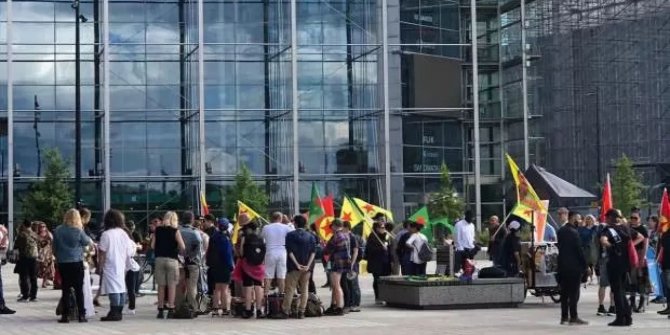 PKK/YPG yandaşları Finlandiya'da sokağa çıktı