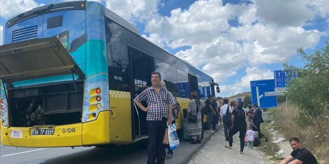 İETT otobüsünün arızalanması nedeniyle İstanbul Havalimanı yolcuları yolda kaldı