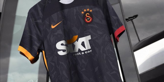 Galatasaray'da yeni sezon forma tanıtımı yapıldı