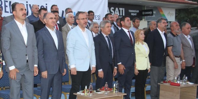 Gençlik ve Spor Bakanı Kasapoğlu, Konya'da Beyşehir ve Hüyük'ü ziyaret etti
