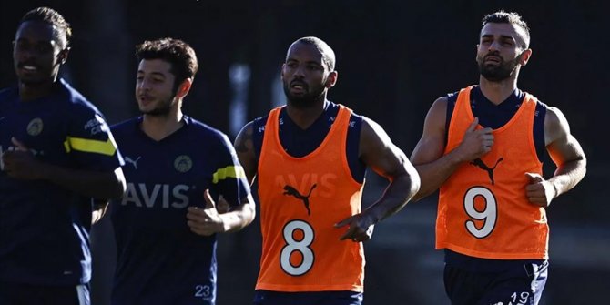 Fenerbahçe'nin yeni transferi Joao Pedro ilk antrenmanına çıktı