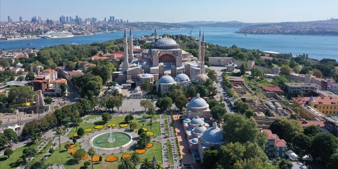 Ayasofya ibadete açılmasının ikinci yılında 6,5 milyonu aşkın ziyaretçiyi ağırladı