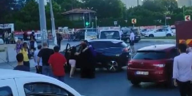 Beylikdüzü’nde trafik tartışması kanlı bitti: 1’i ağır 2 yaralı