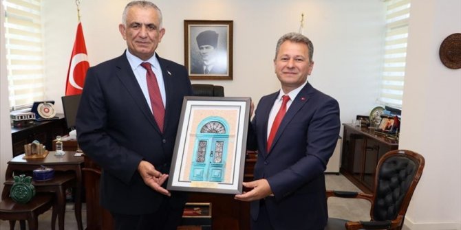 KKTC Milli Eğitim Bakanı Çavuşoğlu, ÖSYM Başkanı Aygün'ü ziyaret etti