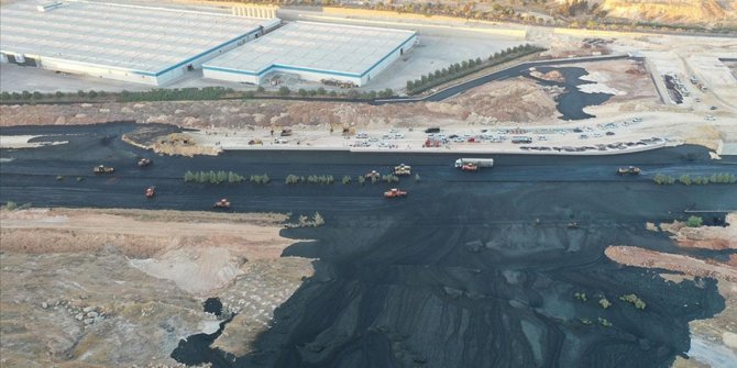 Atık su birikintisi nedeniyle kapanan TAG Otoyolu'nda temizlik çalışması sürüyor