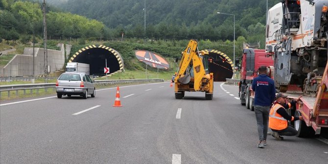 Anadolu Otoyolu'nun Bolu Dağı kesiminde bakım ve onarım çalışması başladı