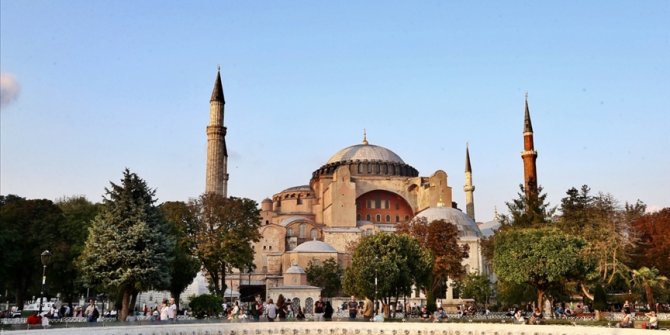 İstanbul'a 6 ayda 6 milyon 755 bin yabancı turist geldi