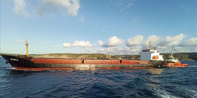 İstanbul Boğazı arıza yapan gemi nedeniyle çift yönlü trafiğe kapatıldı