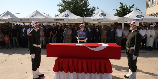 Piyade Er Sofioğlu'nun cenazesi Diyarbakır'da son yolculuğuna uğurlandı