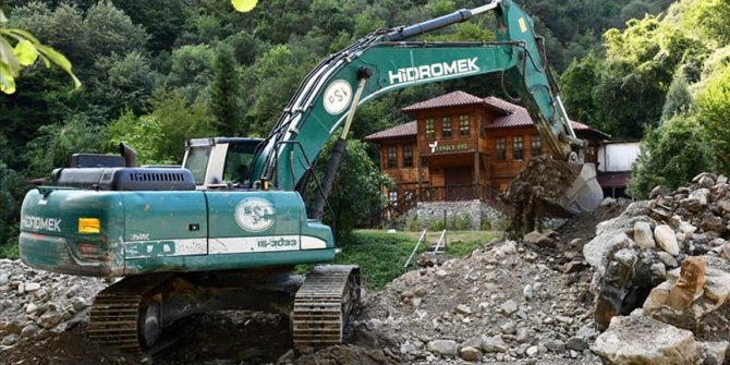 Karabük'te selde zarar gören alanlarda onarım sürüyor