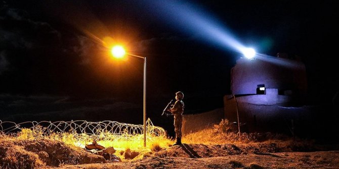 Terör örgütünden kaçan 3 terörist ikna yoluyla teslim oldu