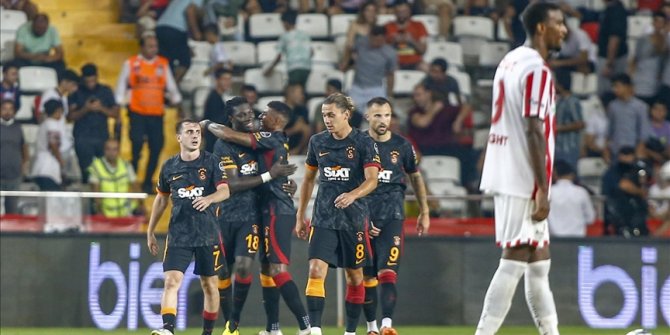 Galatasaray, sezonu galibiyetle açtı