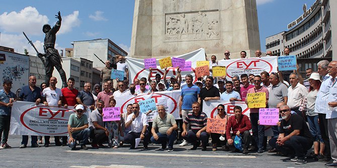 EYT mağdurları Ulus'ta eylem yaptı: Çıksın artık bu yasa