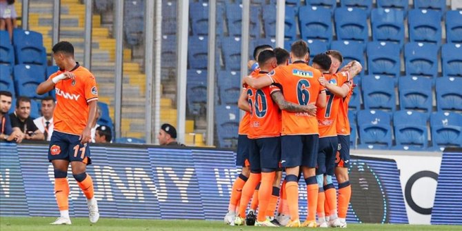 Başakşehir, sahasında Kasımpaşa'yı 4-0 mağlup etti