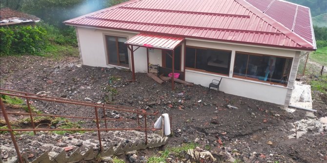 Düzce'de aşırı yağış, taşkına neden oldu