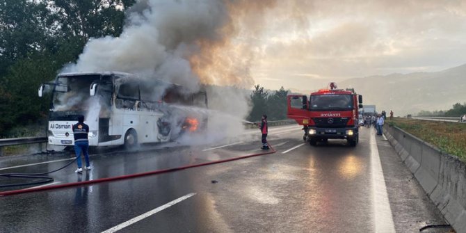 Anadolu Otoyolu'nda yanan otobüs kullanılamaz hale geldi