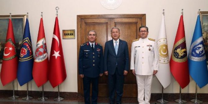 Bakan Akar, Deniz Kuvvetleri Komutanı Özbal ve Hava Kuvvetleri Komutanı Küçükakyüz'ü kabul etti