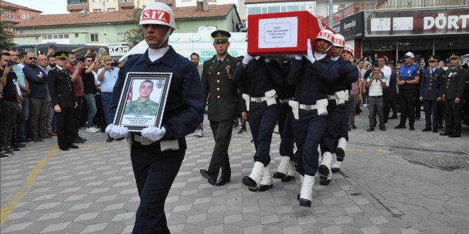 Şehit Topçu Sözleşmeli Er Enes Gazi Özdemir, Yozgat'ta son yolculuğuna uğurlandı