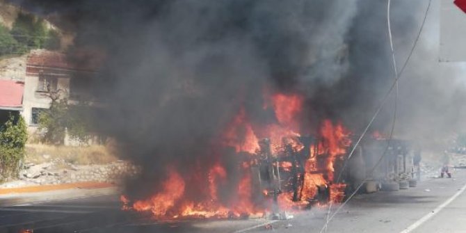 TIR ile otomobil kafa kafaya çarpıştı: 5 yaralı