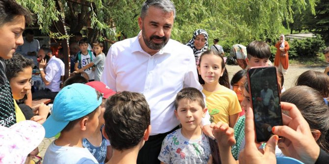 Pursaklar Belediye Başkanı Ertuğrul Çetin Öğrencilerin Teklifini Geri Çevirmedi