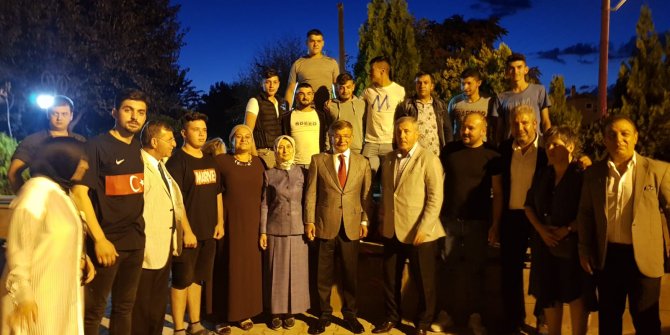 Atatürk Evi'nin rehberi Davutoğlu'nun "baldızı" çıktı