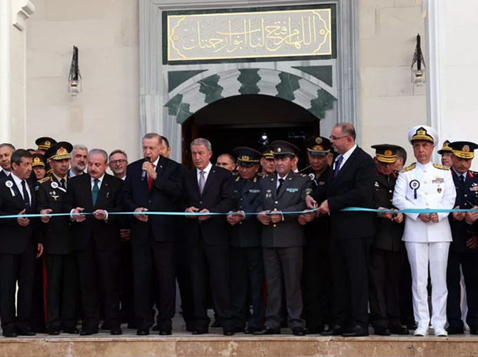 Deniz Harp Okulu Camisi dualarla açıldı