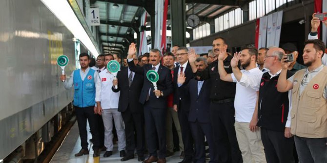 Pakistan'a yardım malzemesi taşıyan 'İyilik Treni'nin ikincisi uğurlandı