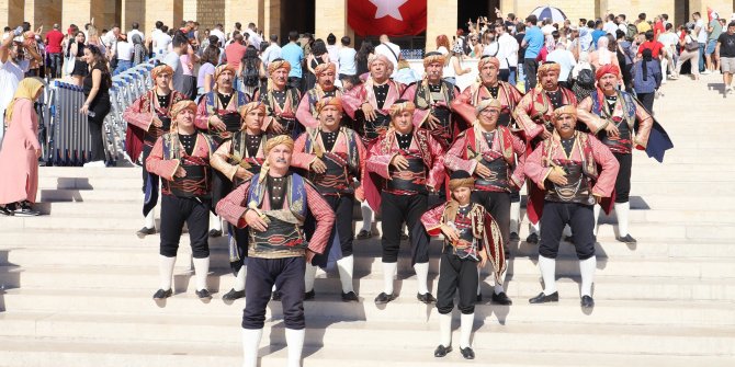 Seymen gösterisi ile huzurevi sakinlerinin 30 Ağustos coşkusuna ortak oldu