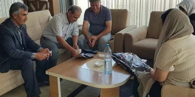 Sokakta giderken yolda yarım milyon TL buldu! Sonrasında yaptığıyla büyük takdir topladı