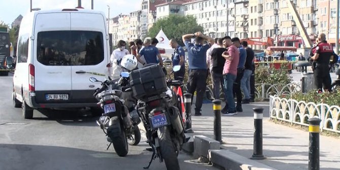 Fatih'te polis minibüste meslektaşını vurdu