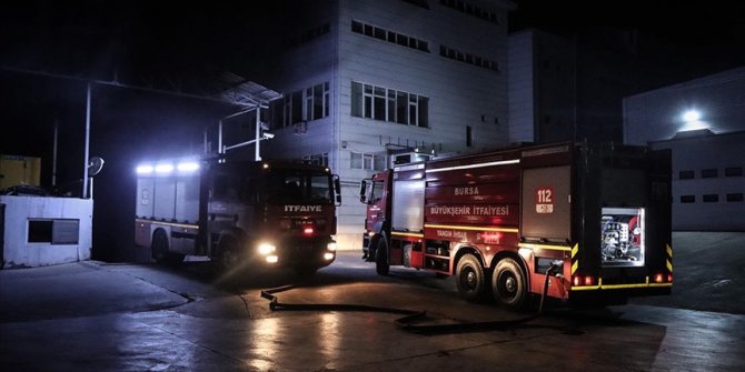 Bursa'da lüks araç firmasının bakım servisinde çıkan yangın söndürüldü
