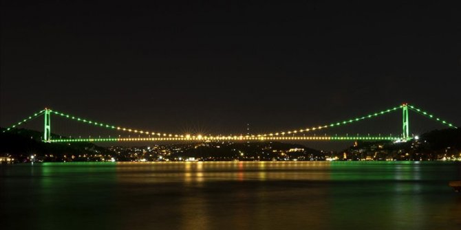 Fatih Sultan Mehmet Köprüsü Brezilya bayrağının renklerine büründü